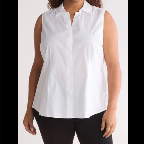 Elegant Blouse with Flowy Sleeves and Lace Accents - Picture 1 of 11